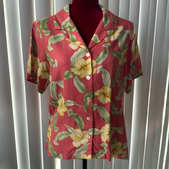 Tommy Bahama silk coral Hawaiian floral button down Medium … no flaws - Picture 2 of 7